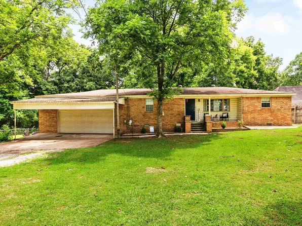 1713 Salem Rd, Benton, AR 72019