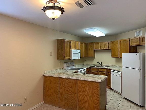 3rd image of 6655 N Canyon Crest Dr Unit 10160