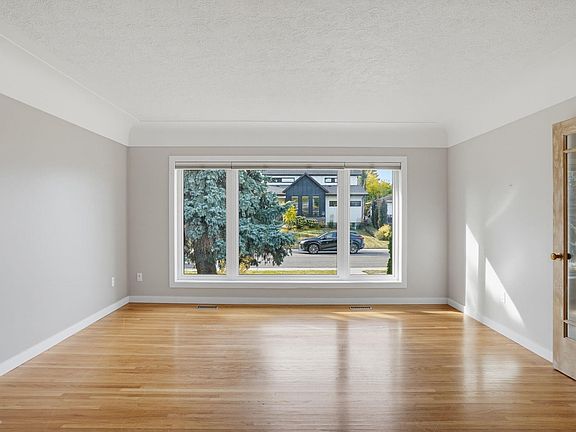 4th image of 10807 134th St NW