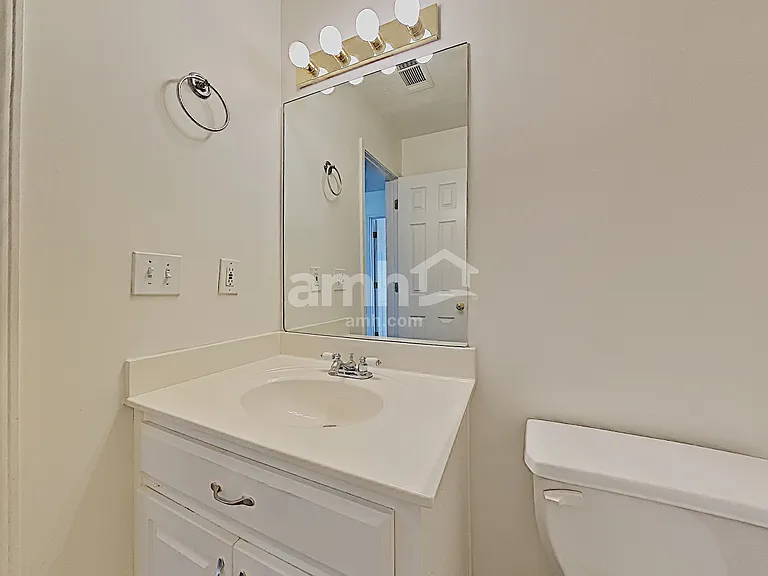 1045 Fieldstone Dr — Photo 19