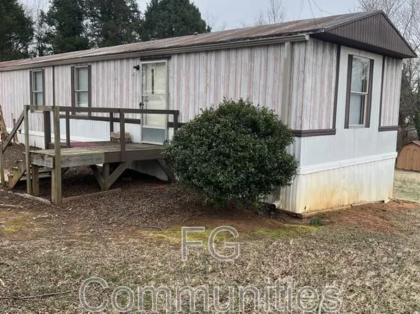 105 Oak Knoll Dr, Statesville, NC 28677