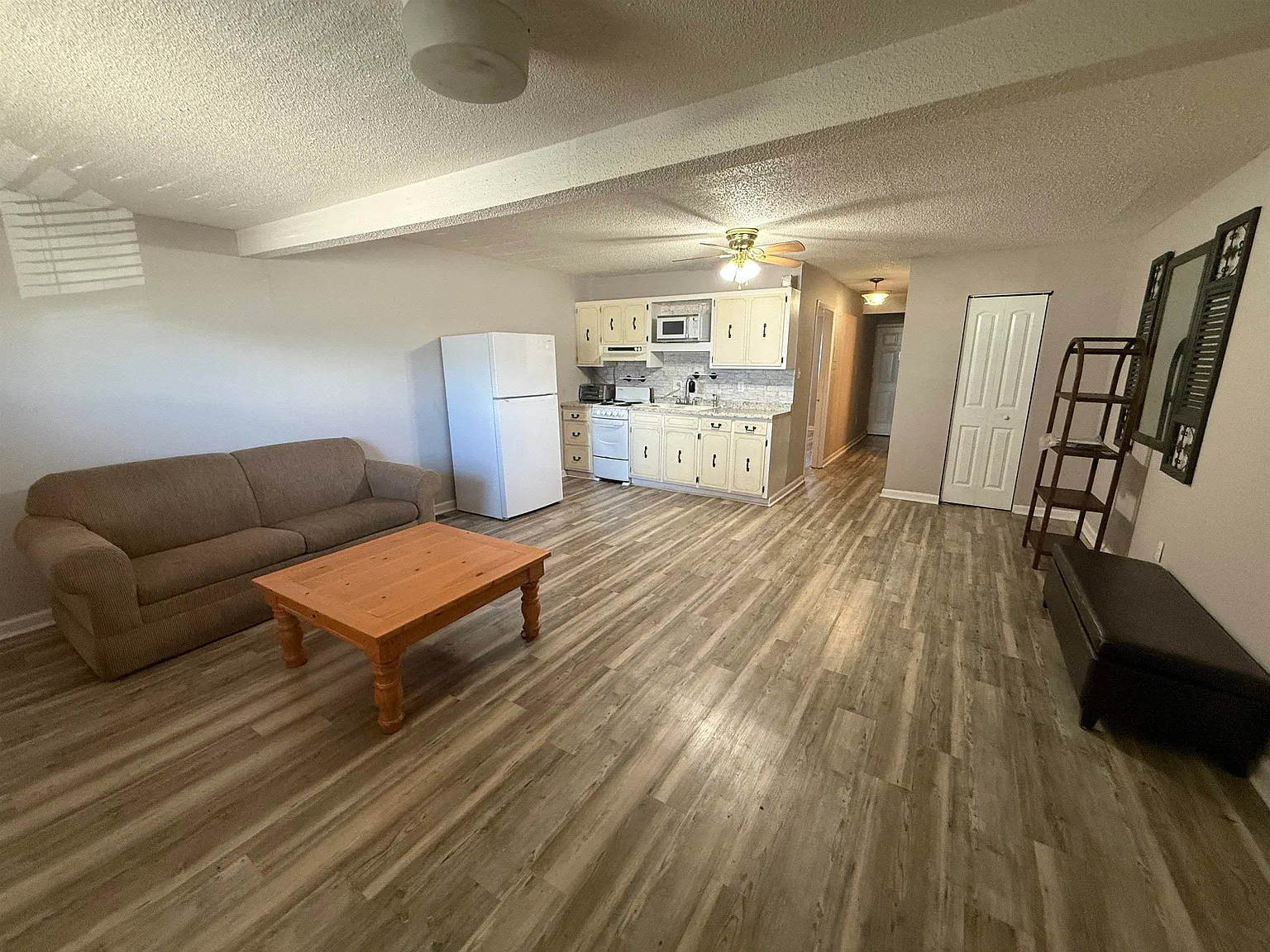 1 bed, 1.0 bath, 640 sqft, $1,100 — Photo 3