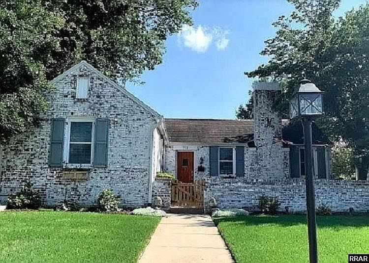 1st image of 713 Exchange St
