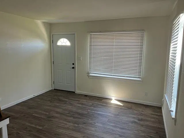 115 Meyer St — Photo 3
