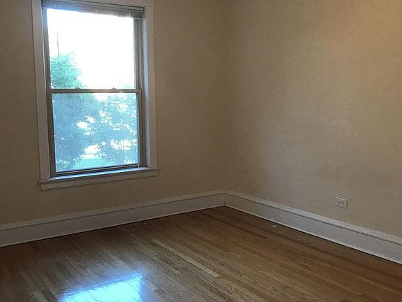 4th image of 4124 N Clarendon Ave #2
