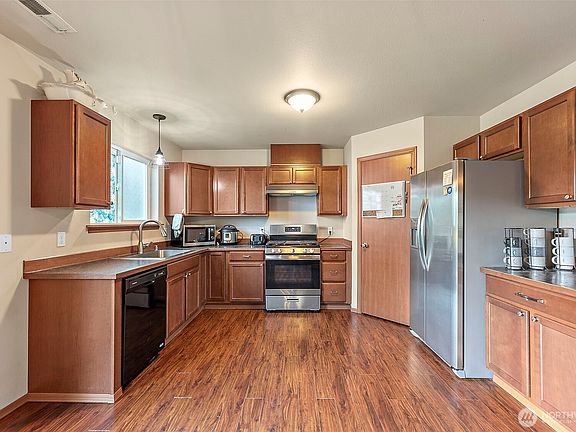 5th image of 8409 356th St S