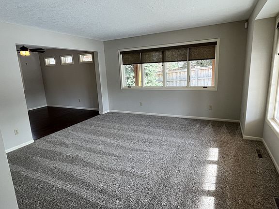 5th image of 1620 Knox Cir