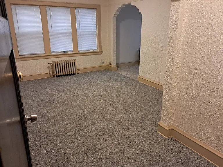 5709 W Burnham St #7 — Photo 4