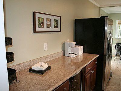 other side of kitchen