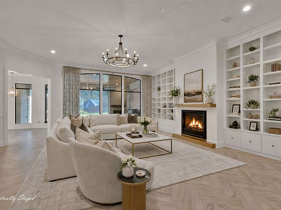 3rd image of 407 Oakwood Trace Ct