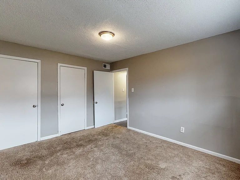 Barron Court — Photo 9
