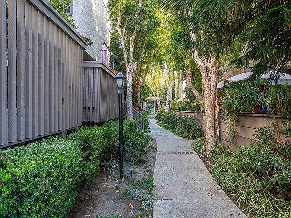 2nd image of 18316 Hatteras St APT 38