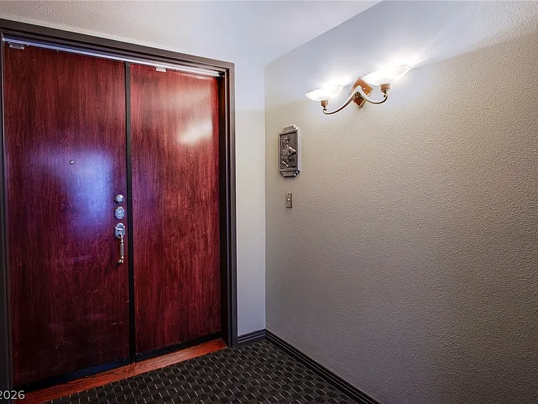 360 E Desert Inn Rd #1008 — Photo 51