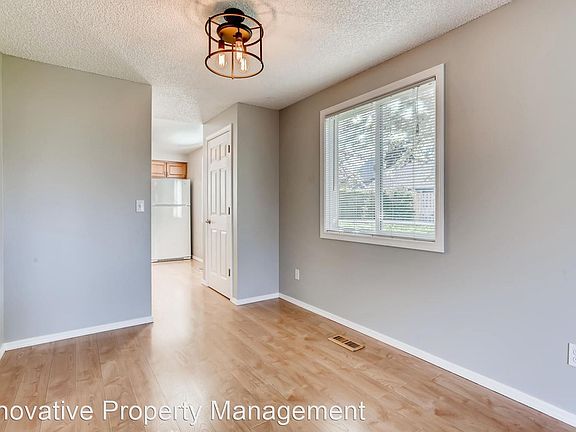 3rd image of 1984 SE Quail Cir