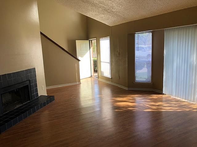1st image of 611 Baylor Dr
