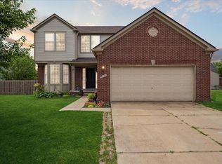 7390 Warwick Dr, Ypsilanti, MI 48197