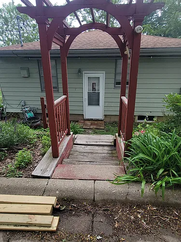 410 Kutz Ave Photo 1