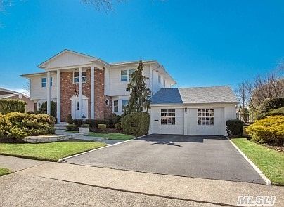 2nd image of 14 Andrews Dr