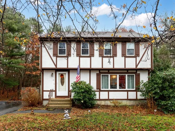 11 Knoll Rd, Plymouth, MA 02360