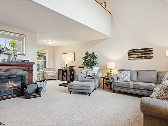 5th image of 19233 Wheelers Ln #127