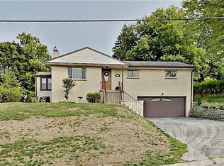 1061 Greenlawn Dr, Pittsburgh, PA 15220