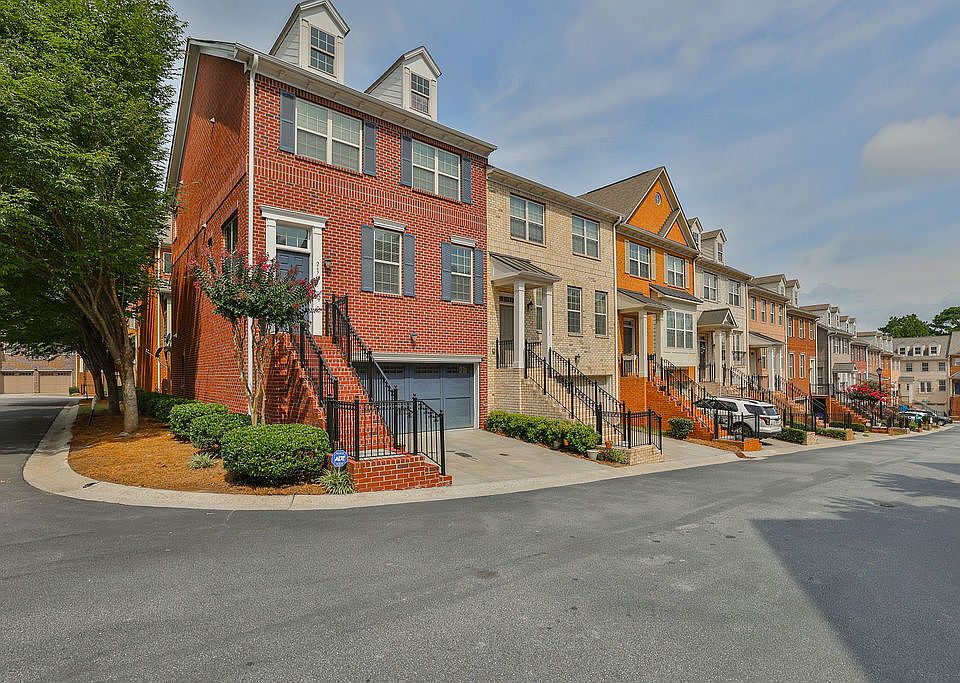 1st image of 2670 Derby Walk NE