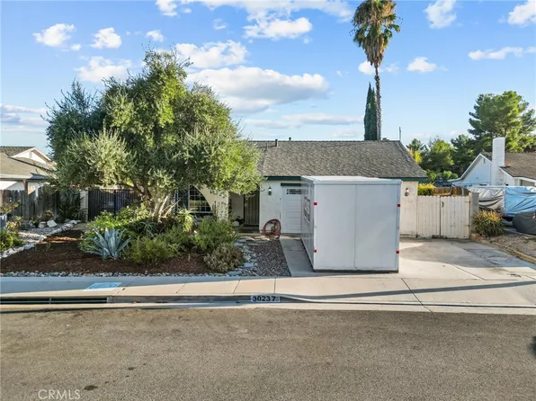 30237 Jasmine Valley Dr, Santa Clarita, CA 91387