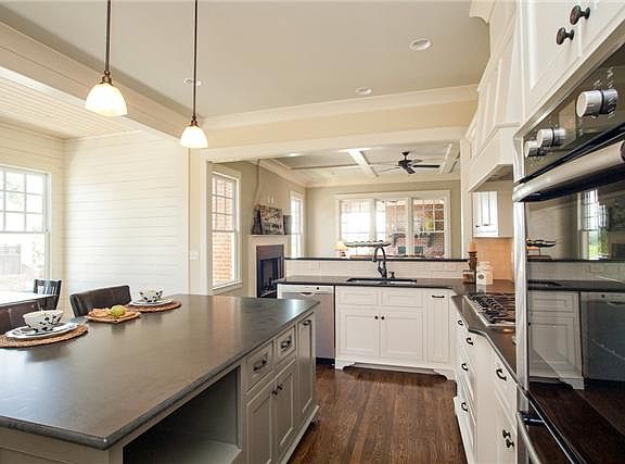 4th image of 1334 Jewell Avenue Lot #1064
