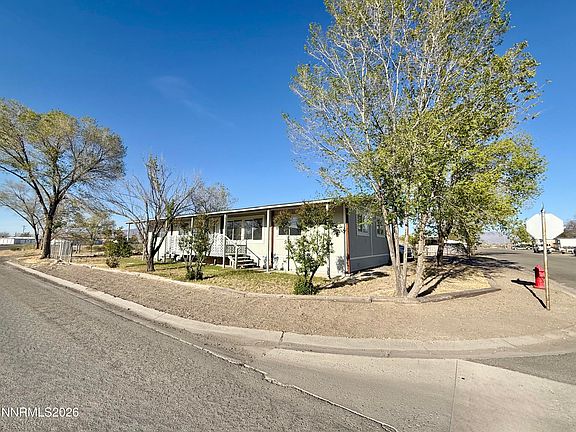 3rd image of 605 Birch Ct