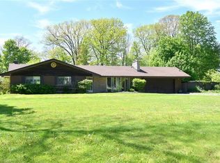 938 Courtland Dr, Hamilton, ON L9G 3L1