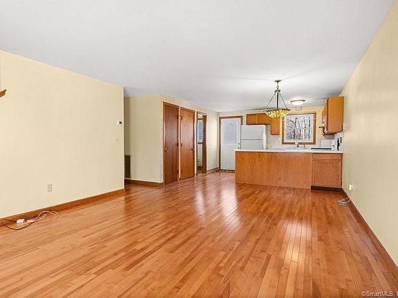 5th image of 23 Allspice Ln #23