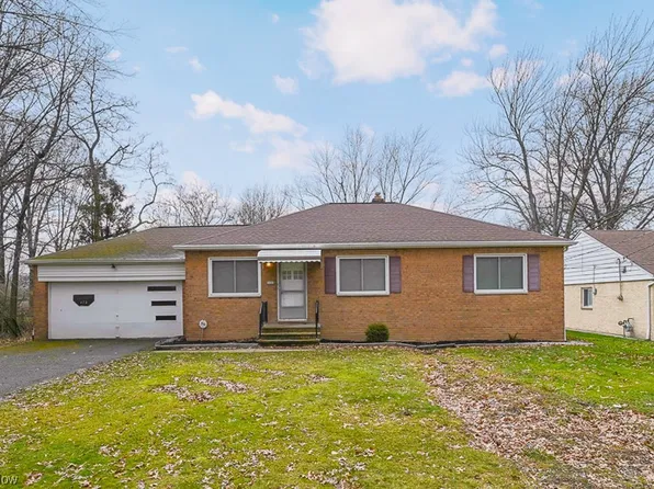 472 Harris Rd, Richmond Heights, OH 44143