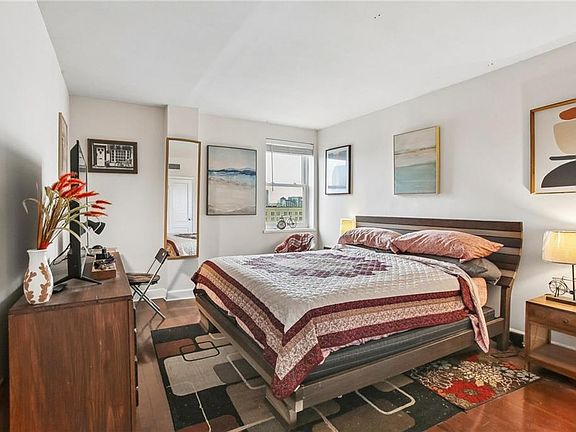 5th image of 1205 Saint Charles Ave APT 1011