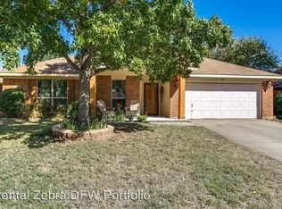 3208 Creekwood Ln, Fort Worth, TX 76123