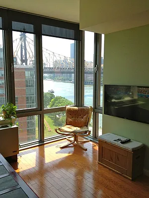 Rented by Sotheby's International Realty | media 2