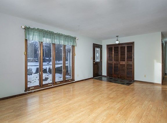 4th image of 5043 Lanterne Ct