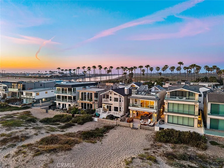 7304 W Oceanfront — Photo 3