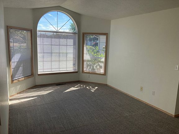 2nd image of 5423 Monterey Dr SE