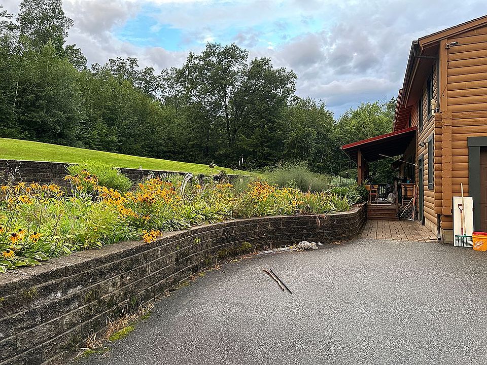 2nd image of 119 Witches Spring Rd