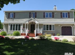 5 Loebel St, Selden, NY 11784