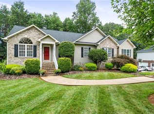 3400 Overbrook Dr, Conover, NC 28613