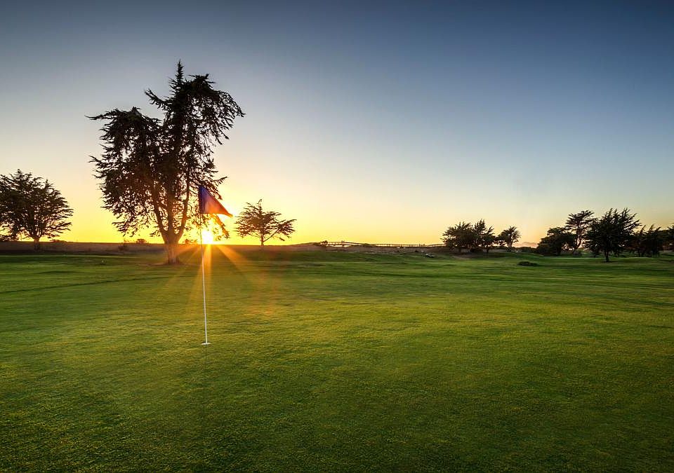 Overlooks the Golf Course