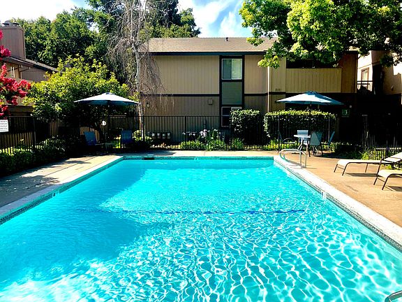 2nd image of 5920 Van Alstine Ave APT 28