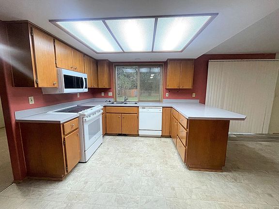 5th image of 14813 NE 87th St