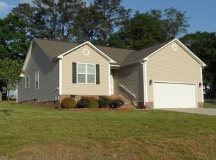 21 Buckingham Ct, Smithfield, NC 27577