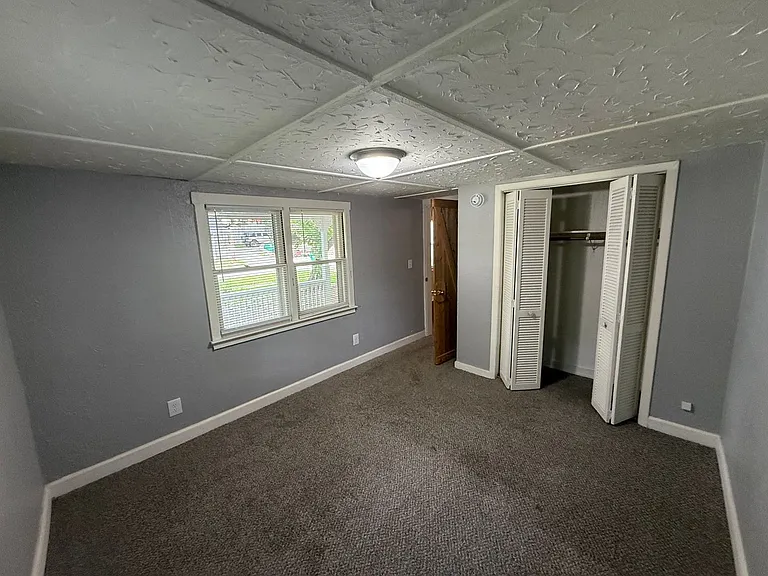 805 Rhodes Ave — Photo 8