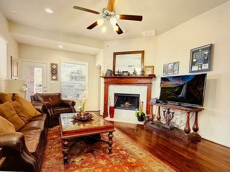 3108 Hereford Dr — Photo 6
