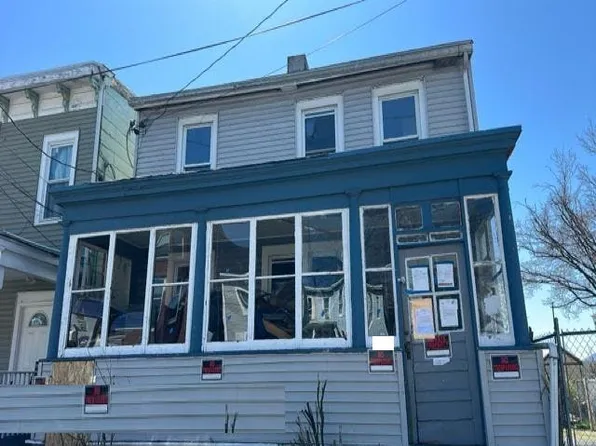 325 1st St, Newburg, NY 12550