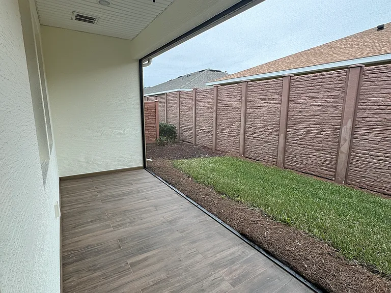 5235 NW 33rd Pl — Photo 22