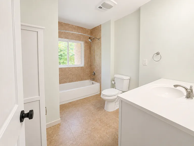 8733 Sheridan Farms Ct — Photo 9